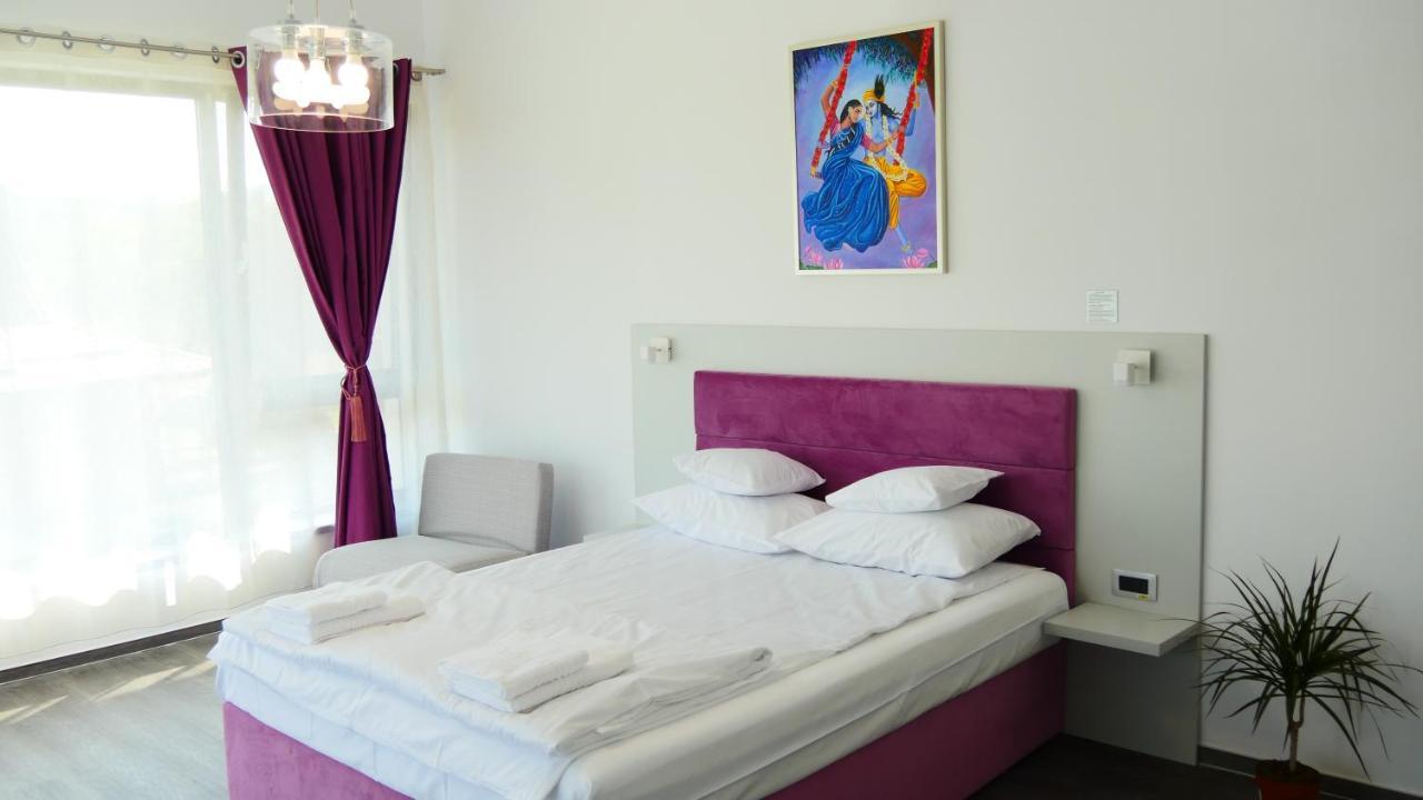 Jai Giridhari Villa Felek Kültér fotó
